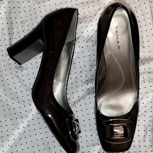 TAHARI Heels